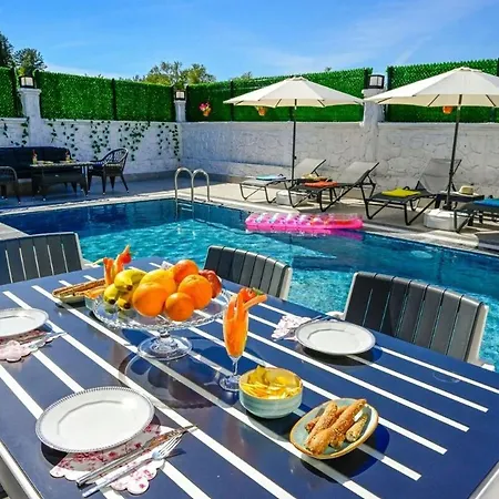 Villa Spacious For Large Families - Egeden 2 *