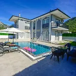 Villa Spacious For Large Families - Egeden 2